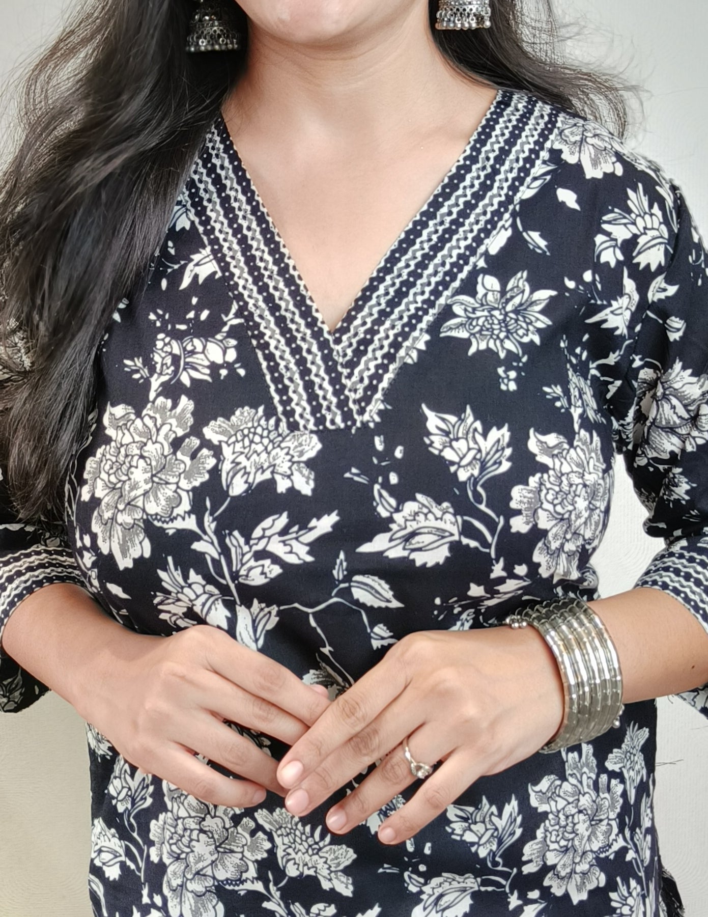 Black Floral Bloom Short Kurta with pockets