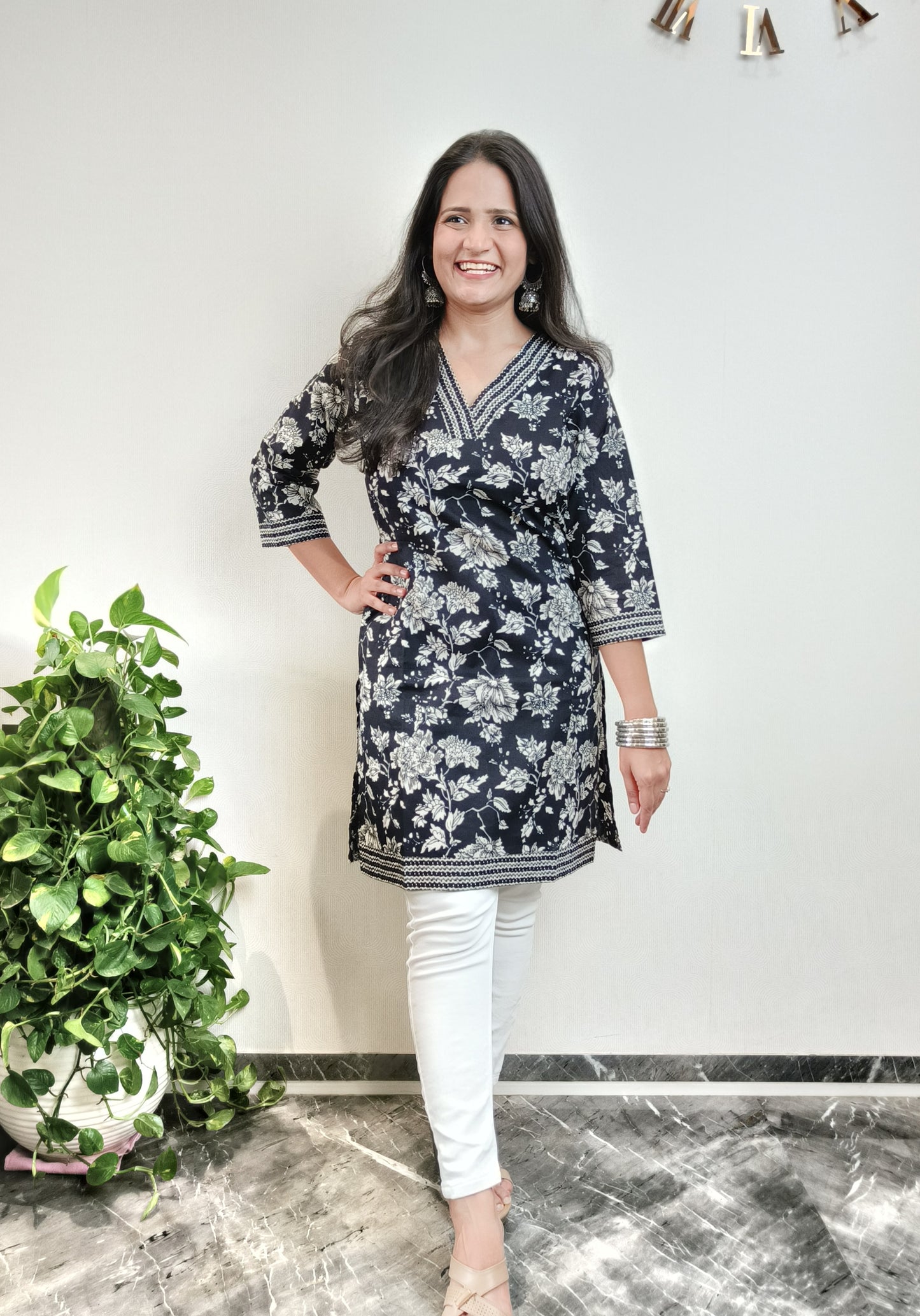 Black Floral Bloom Short Kurta with pockets