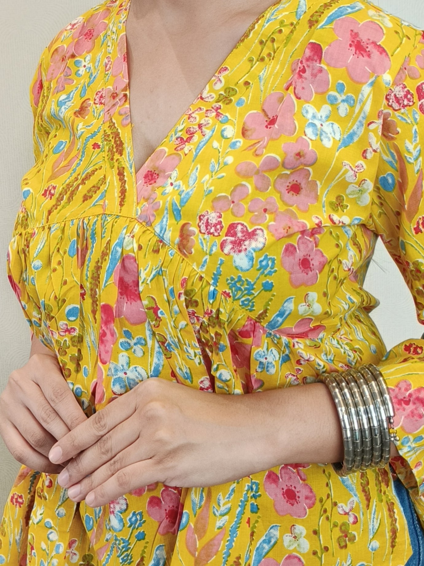 Yellow blossom charm Alia Top