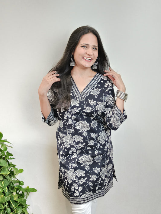 Black Floral Bloom Short Kurta with pockets