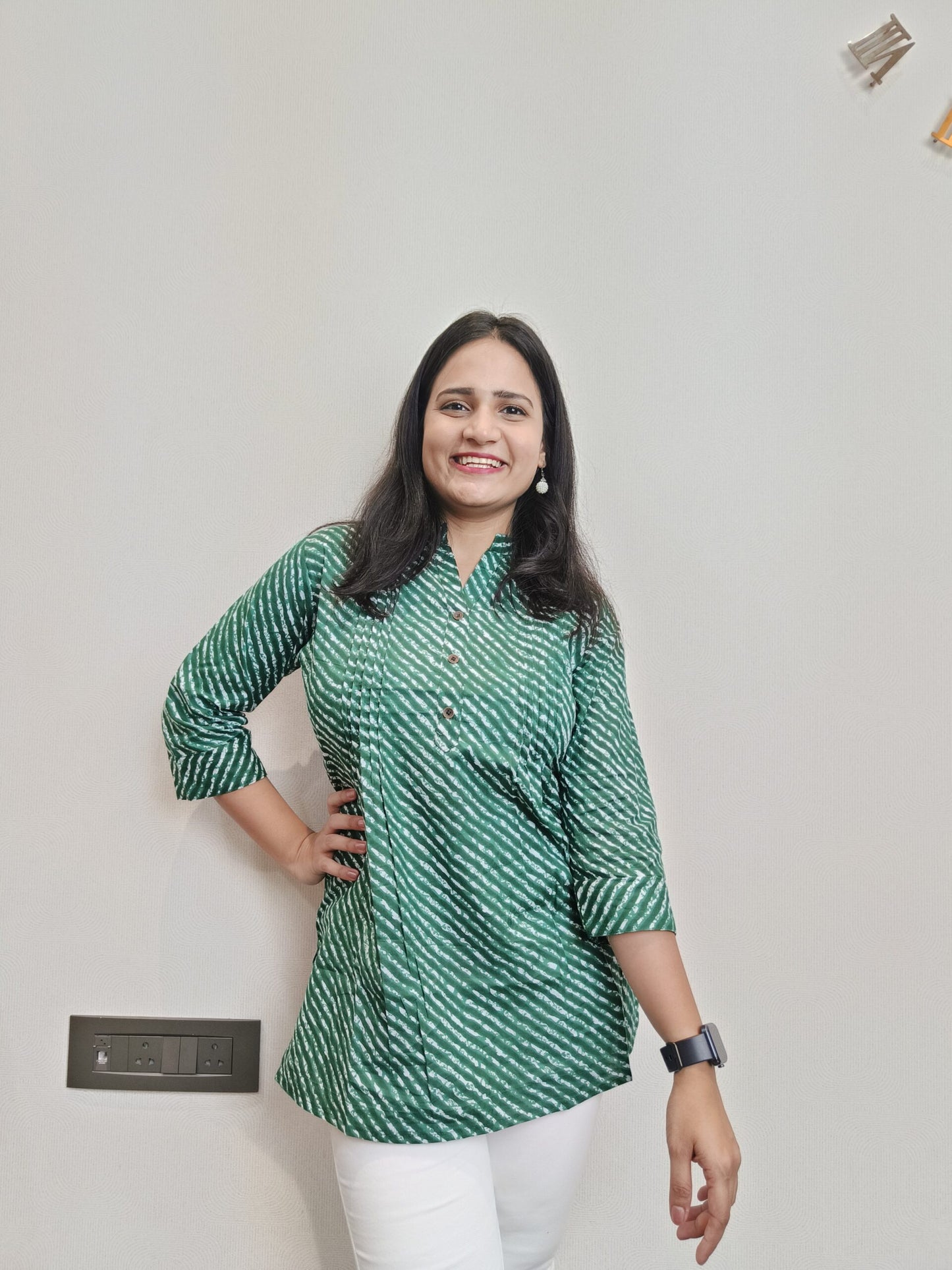 Green Lehriya print short kurta