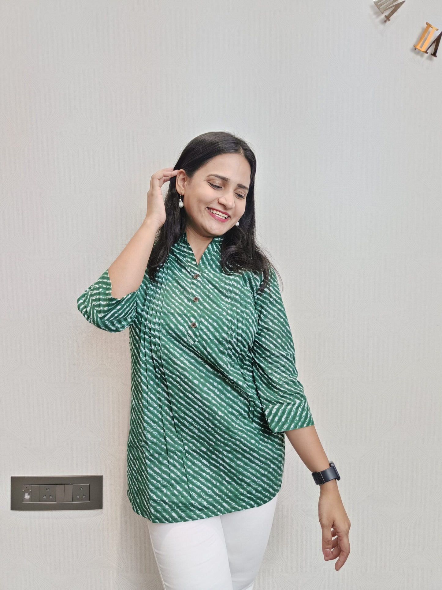 Green Lehriya print short kurta