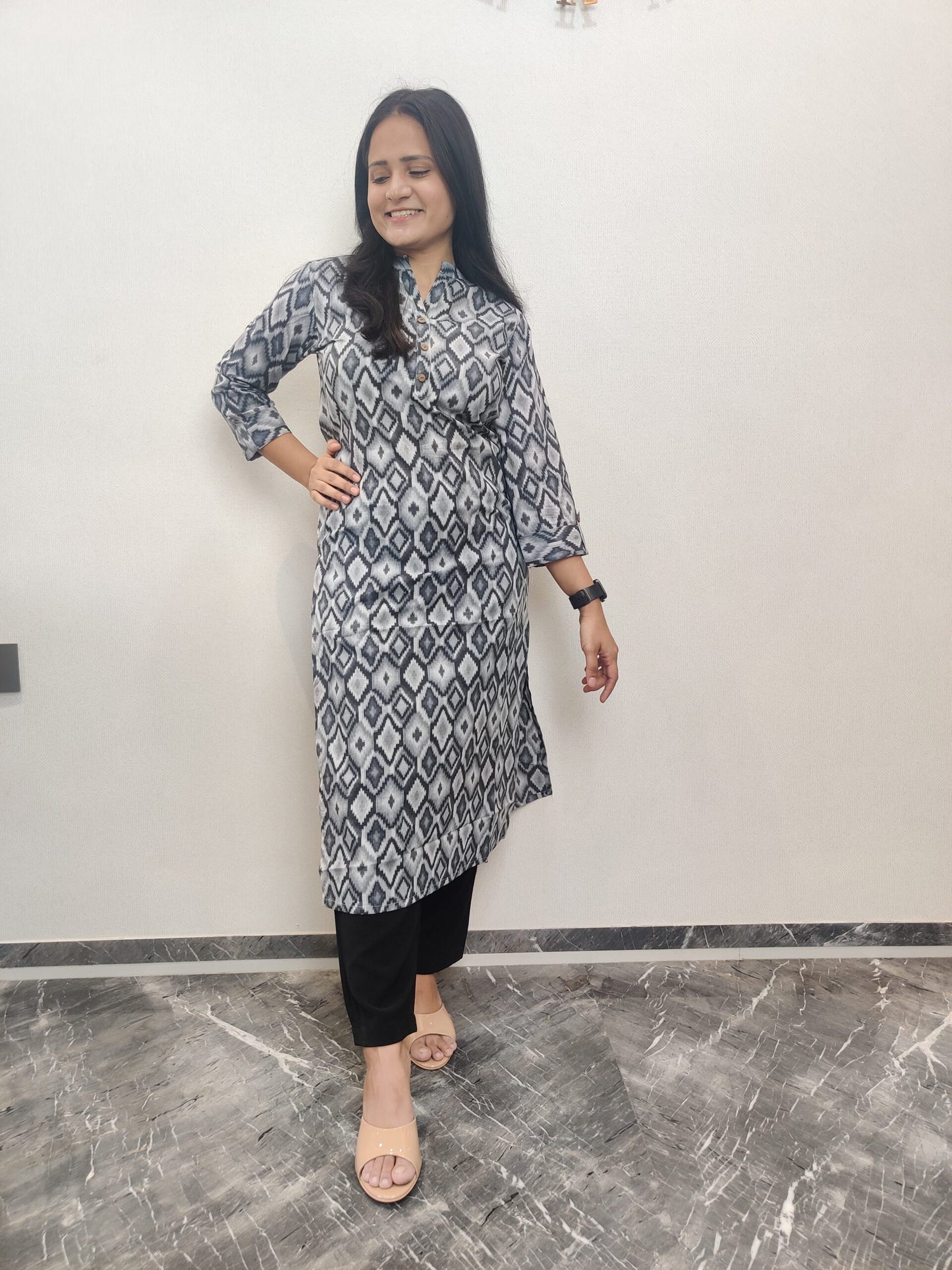 Grey and black diamond printed long kurta