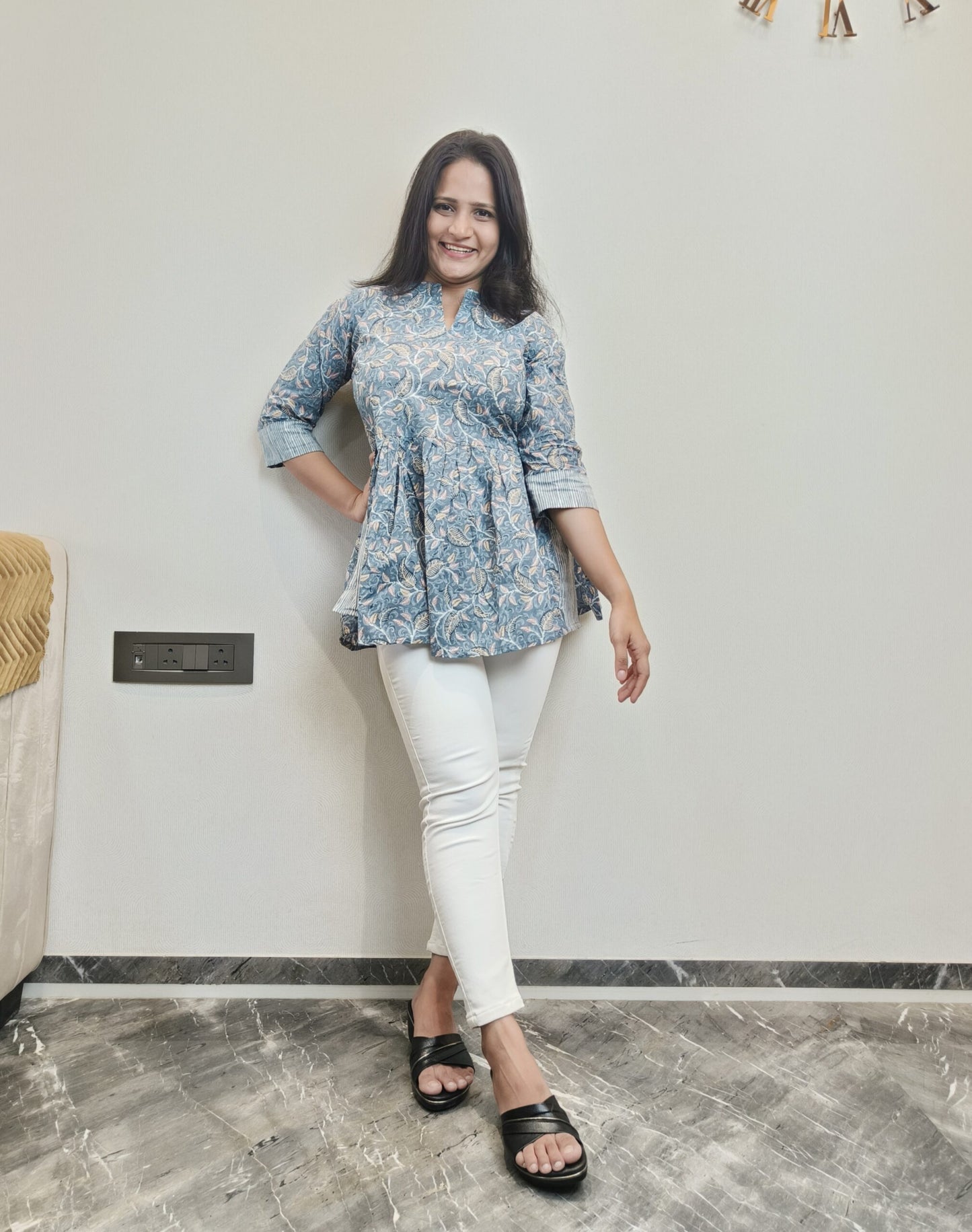 Grey leaf print Nayra cut short kurta