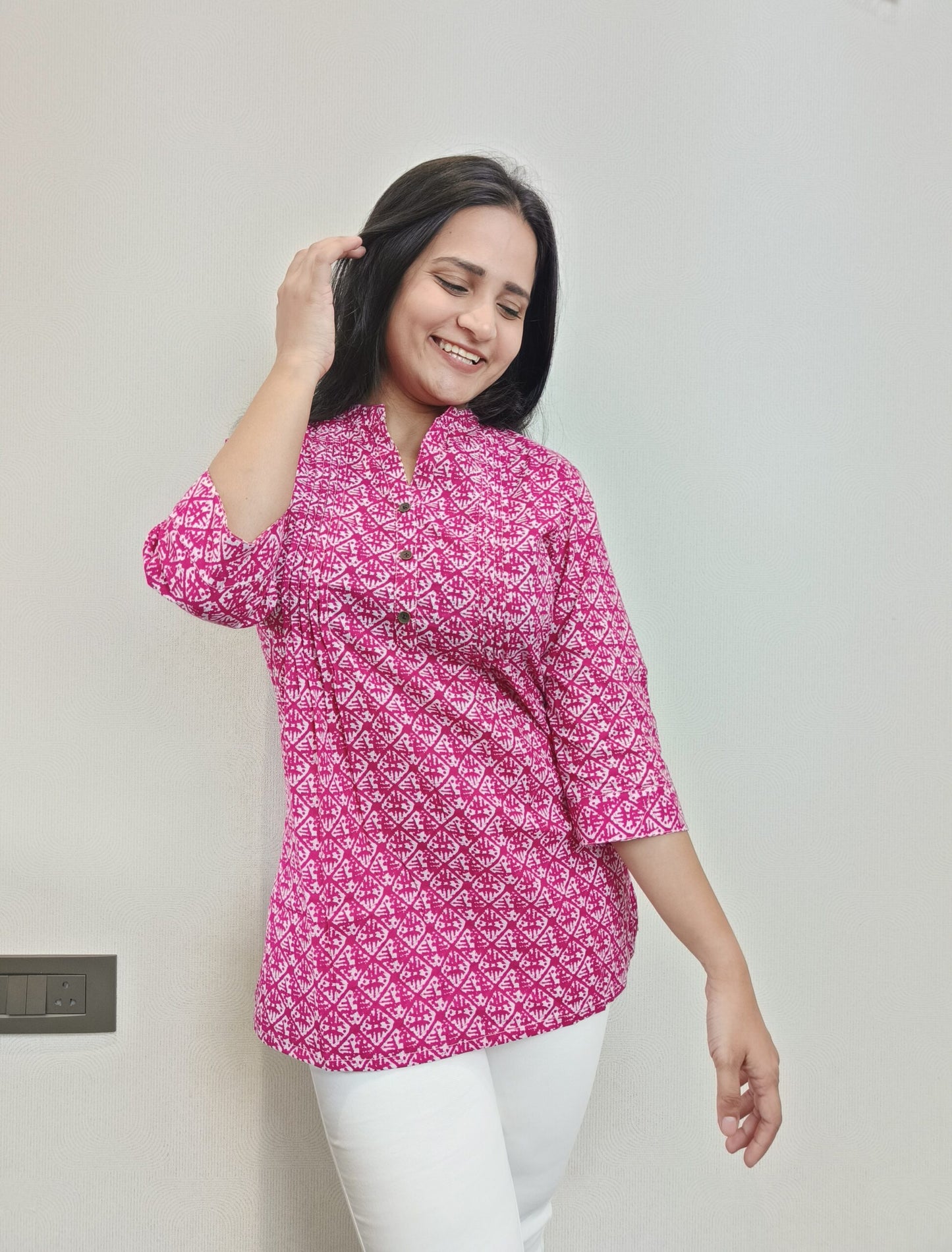 Pink geometric print pintex short kurta