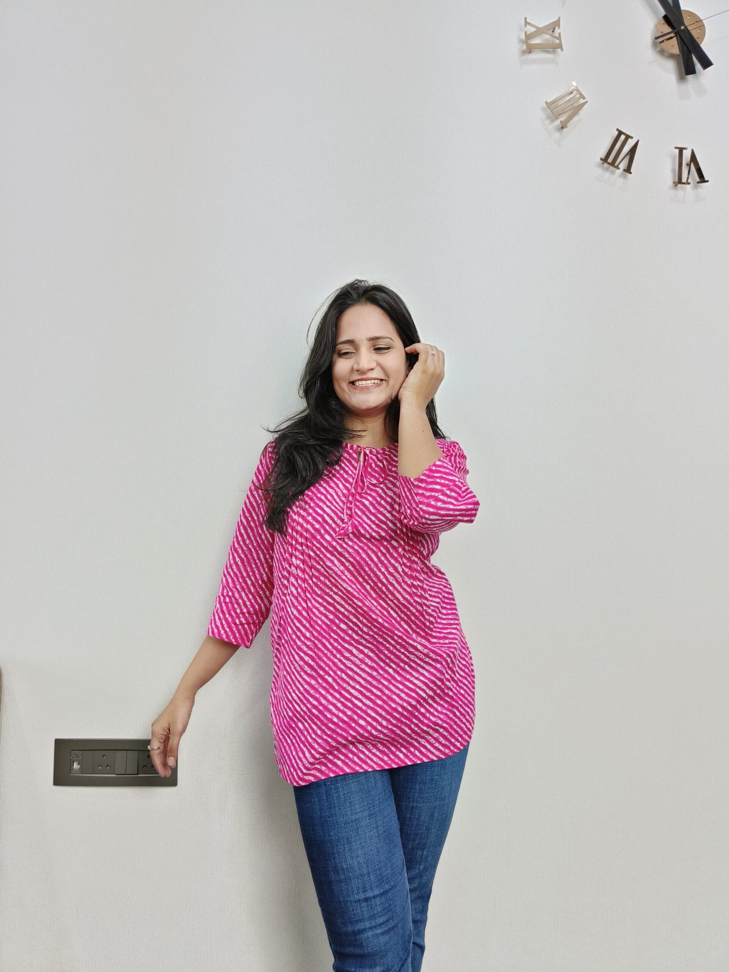 Pink lehriya print short kurta