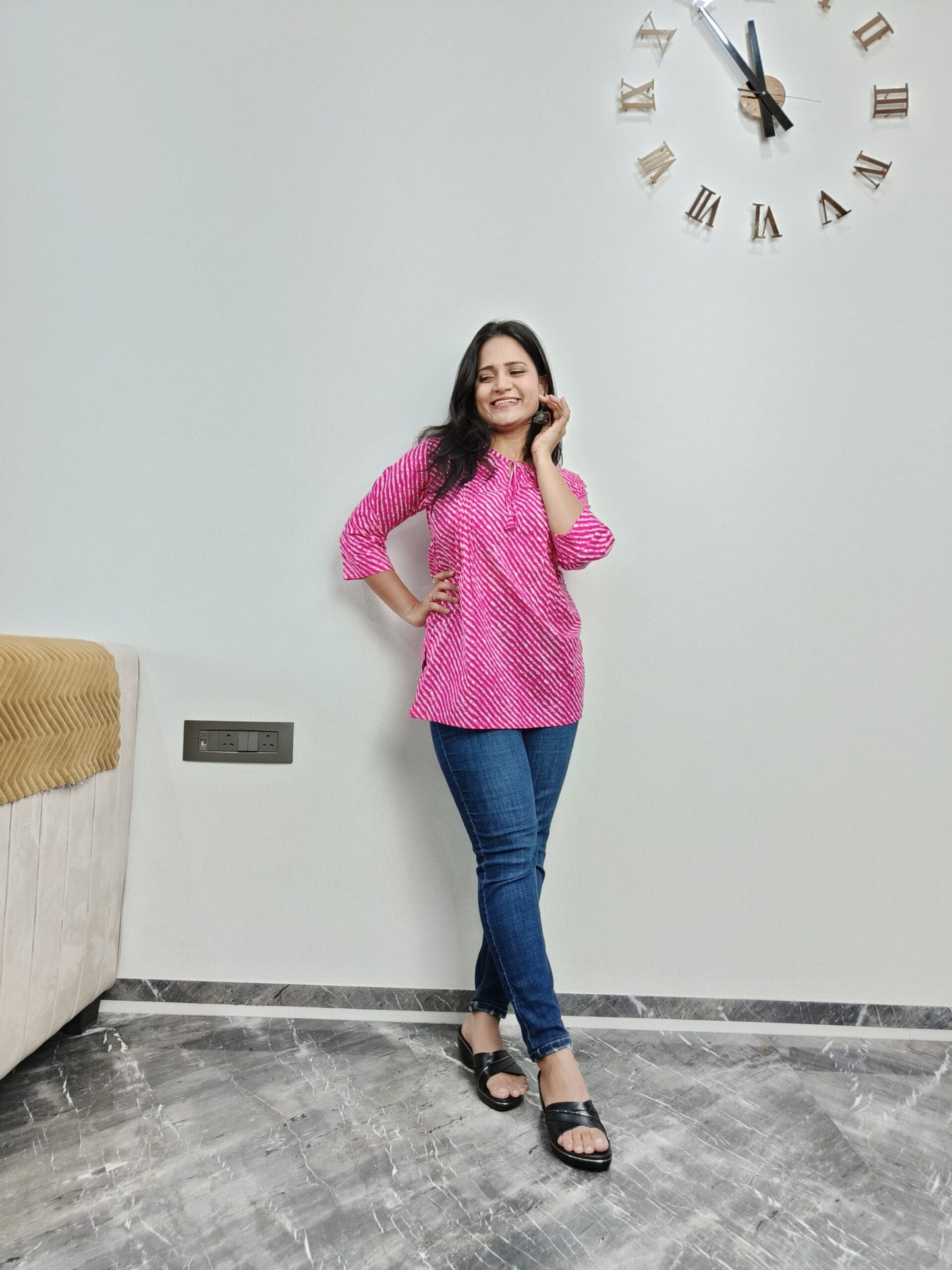 Pink lehriya print short kurta