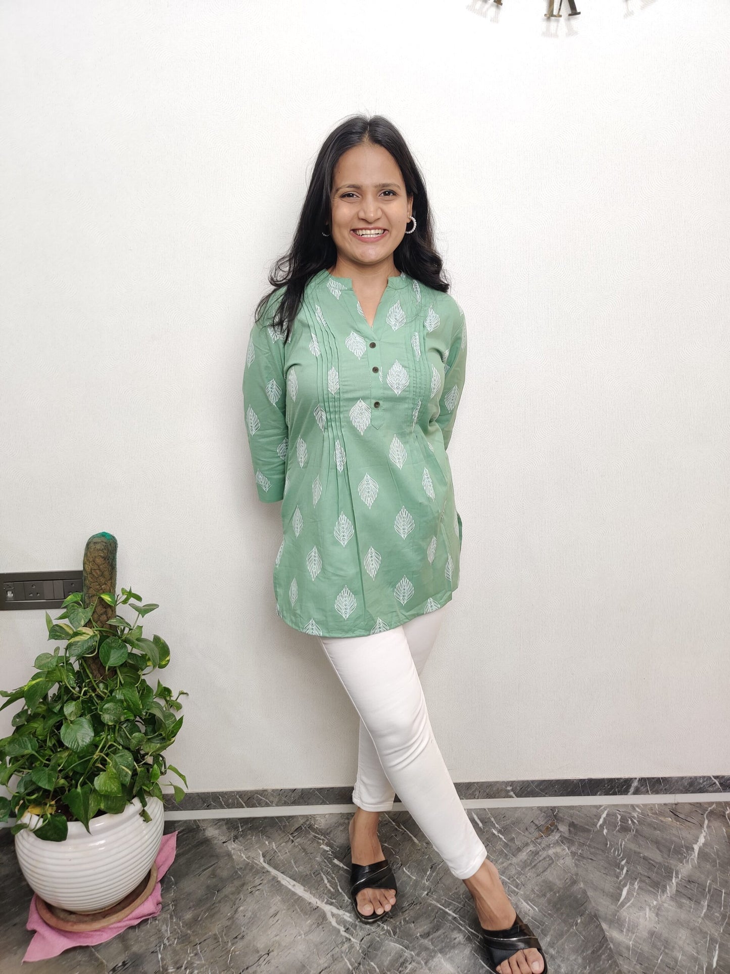 Pista Green Glitter Leaf Pintex Short Kurta