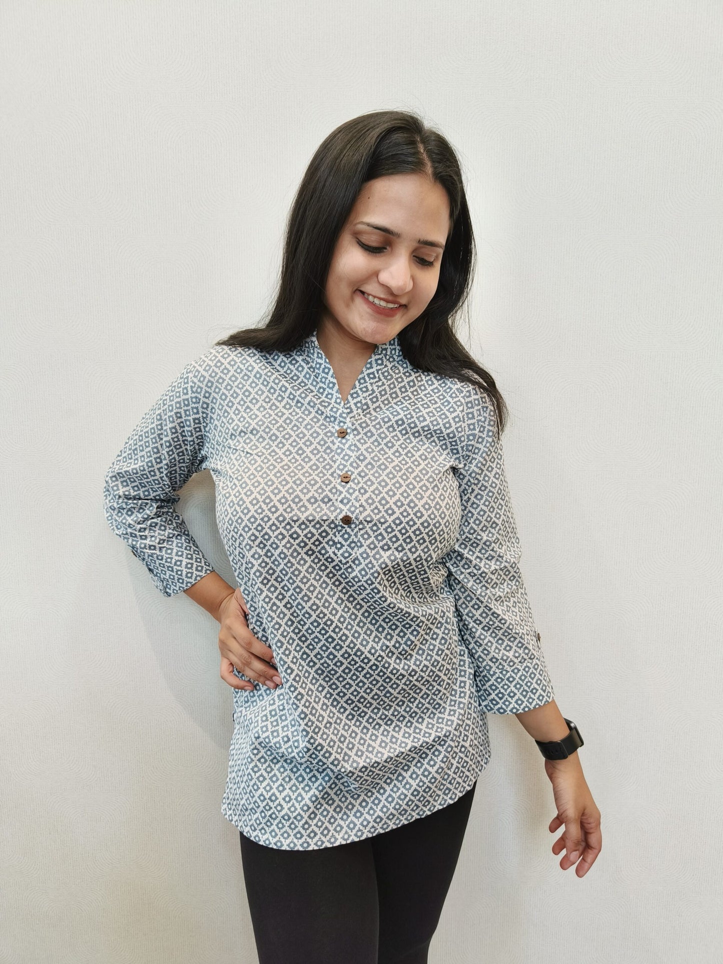 White and grey geometric print short kurta